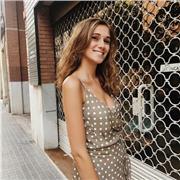 He dado clases de lengua, tanto castellana, catalana e inglés. Además estoy abierta a clases de historia y ciencias sociales